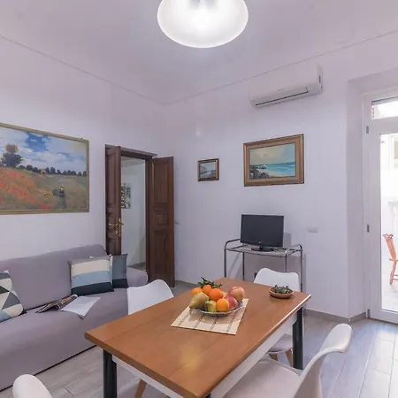 Casa Zinicula E Cupulata