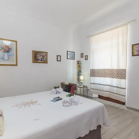 Casa Zinicula E Cupulata *